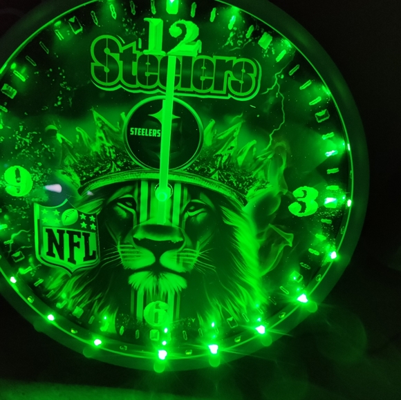 Steelers lion king led dance light 12 " football clock - Picture 4 of 13